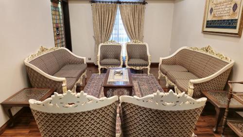 Three-Bedroom Premium Apartment with Balcony image 7