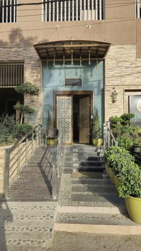 Three-Bedroom Premium Apartment with Balcony image 2