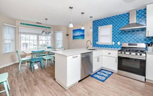 Surfside Retreat- Close to Beach & Boardwalk!