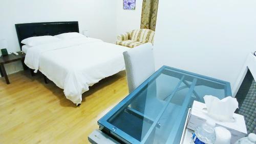 King-bed room with private bath -FREE WIFI-Self check in- New London-Mystic in นิวลอนดอน (CT)