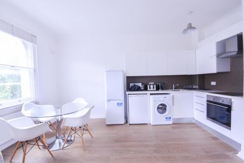 Primestate Hyde Park Apartments - image 5