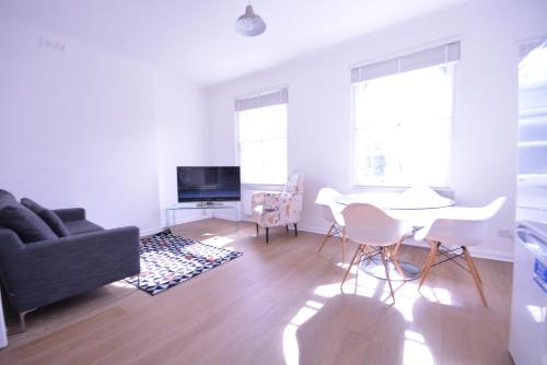 Primestate Hyde Park Apartments - image 11