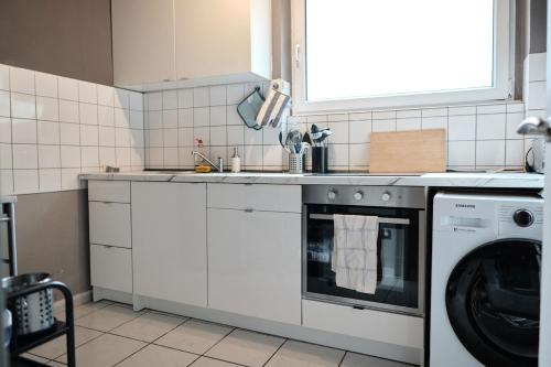 Spacious Flat by the Rhine Ideal for Groups, Нойс (фото 5)
