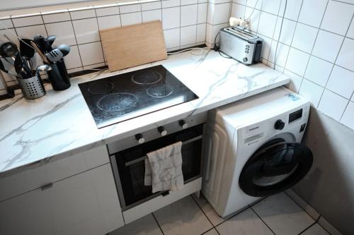 Spacious Flat by the Rhine Ideal for Groups, Нойс (фото 6)