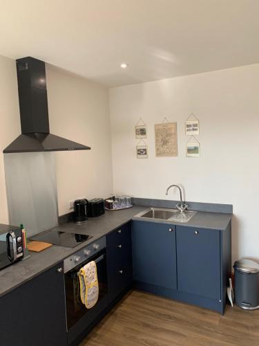 مطبخ, Squirrel Away At Leven House in كريف