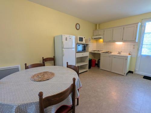 Gîte au bord de la Creuse avec parking privé à Ceaulmont - FR-1-591-736 (Gite au bord de la Creuse avec parking prive a Ceaulmont - FR-1-591-736) in Badecon-Le-Pin