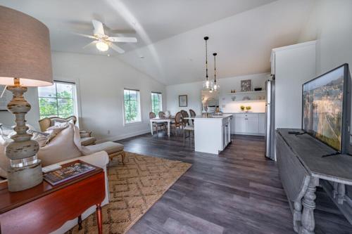 Bridge Creek Inn - image 6