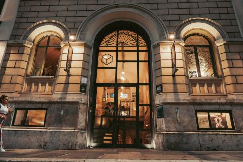 The Yellow in Rome