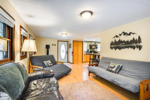 Brantingham Cottage with Fire Pit and Forested Views! in Glenfield, USA