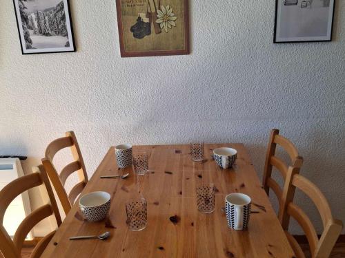 Confortable appart' 2 chambres au pied des pistes - FR-1-807-118 in Montgellafrey