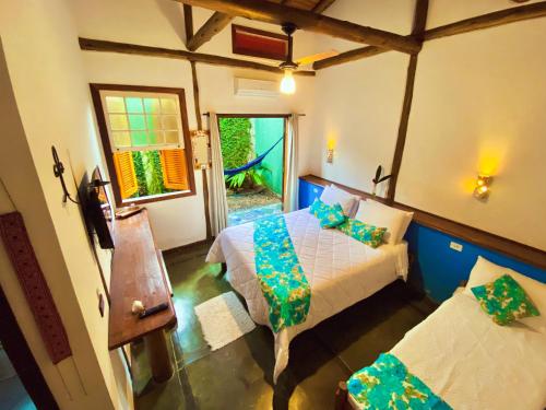 1 double bed, 1 twin bed