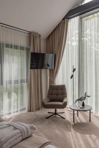 公用交誼廳/視聽室, LAJOS Hotel in 比斯托納斯