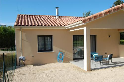 Viesnīcas āriene, maison in Saint-Laurent-en-Royans
