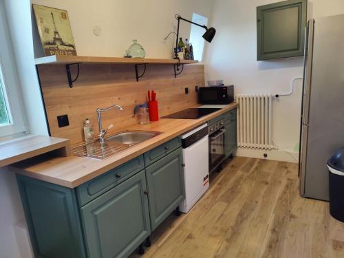 large 5-bedroom 2 floor apartment 200 m2 in Nemours