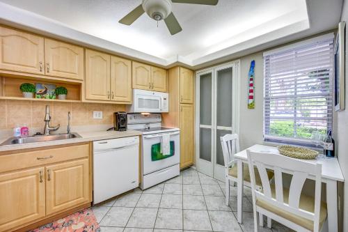 Sunny Sarasota Oasis with Private Screened Lanai in Sarasota, USA