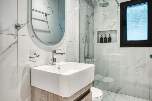 Zuhanyzó, Virginia Haven near Híosz-szigeti nemzeti repülőtér