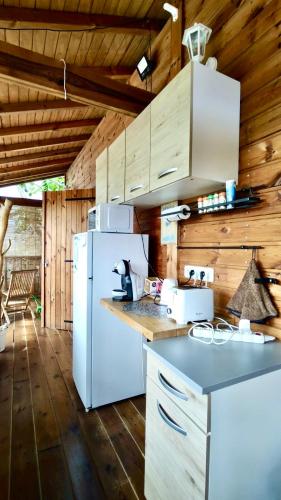 Kitchen, Gite Santa Maria in Grand-Bourg