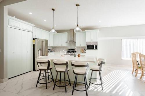 Private Bedroom with Bath & Pool Access in Peaceful Port Saint Lucie in Port Saint Lucie