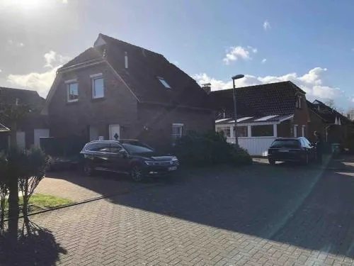 ruhige aber zentral gelegene Ferienwohnung im Obergeschoss in Dornum, Deutschland