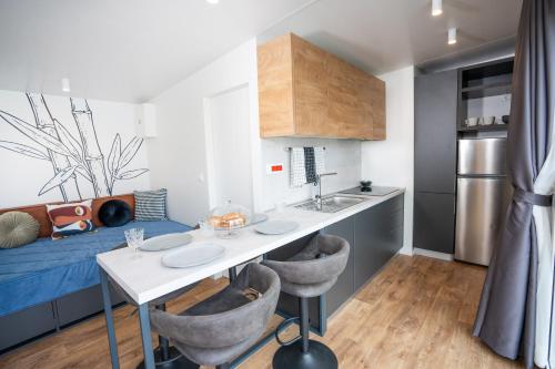 廚房, Lavanda Luxury Mobile Home at Terra Park Spiritos camp in 柯蘭