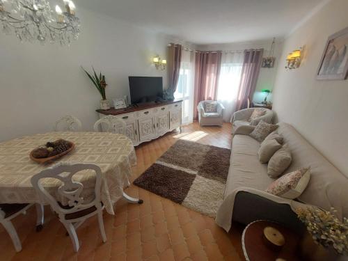 Casa Maria T2 in Armacao De Pera