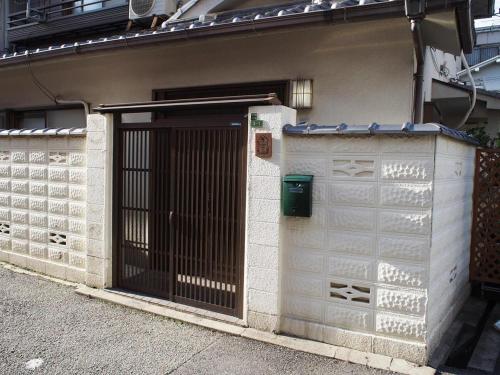 Guesthouse Ten-roku - Female Only Guesthouse Ten-roku - Female Only is perfectly located for both business and leisure guests in Osaka. The property features a wide range of facilities to make your stay a pleasant experience. Service-