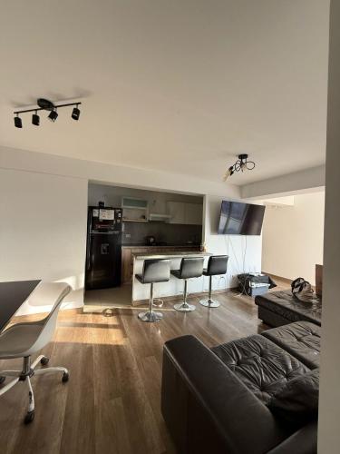 Modern 3BR 2BTh Apt with Pool