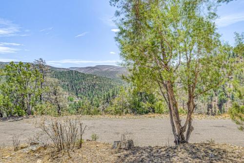 Charming Ruidoso House with Deck and Mtn Views! - main image