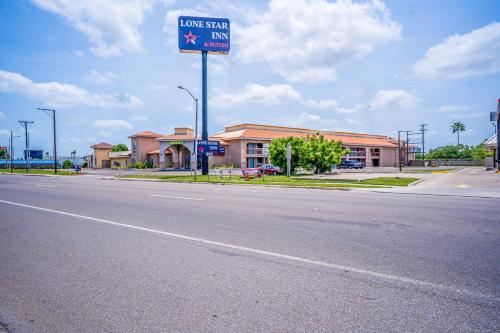 Lone Star Inn & Suites by OYO Harlingen TX - 출입구