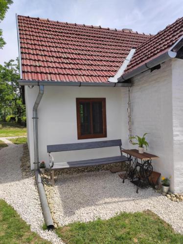 Nozsi-hegyi vendeghaz in Szenna