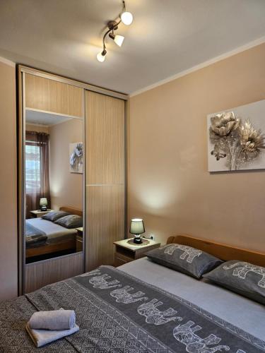 One-Bedroom Apartment image 2