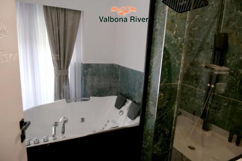 Banheiro, Valbona River Hotel in Bajram Curri