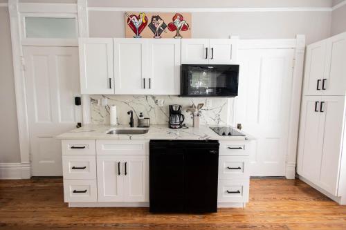 Sailfish Suite on Duval - image 2
