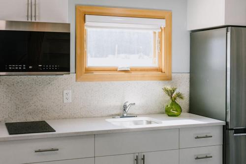 Abraham - Peaceful Tiny Cabin In Historic Nordegg in Nordegg (AB)