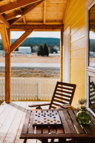 Abraham - Peaceful Tiny Cabin In Historic Nordegg in Nordegg (AB)