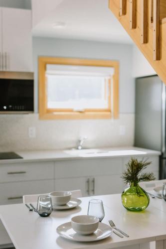 Abraham - Peaceful Tiny Cabin In Historic Nordegg in Nordegg (AB)