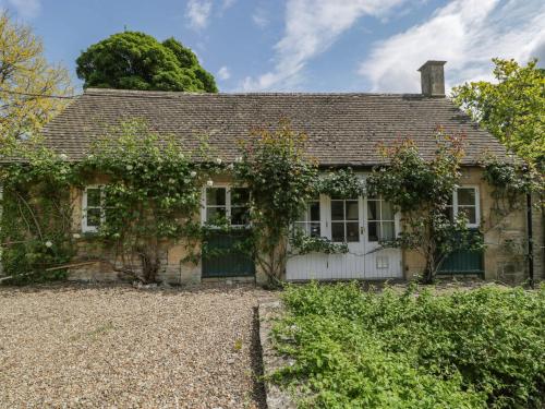 Hazel Manor Wing - Stroud