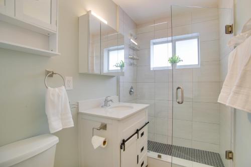 Modern Retreat 3 Miles From Fort Lauderdale Beach! - image 2