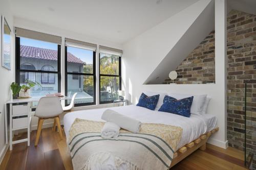 Architect-Designed Studio Retreat in Surry Hills - image 11