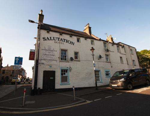 Exterior view, The Kinross Salutation Inn in Kinross