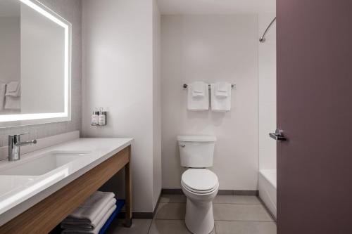 Microtel Inn & Suites Gonzales - image 6