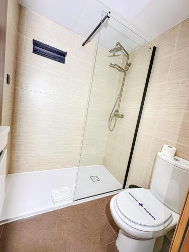 Studio (2 Adults) image 10