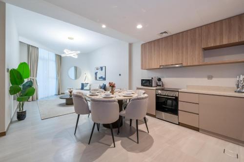 Modern 2BR Canal-Side Elegance - image 7
