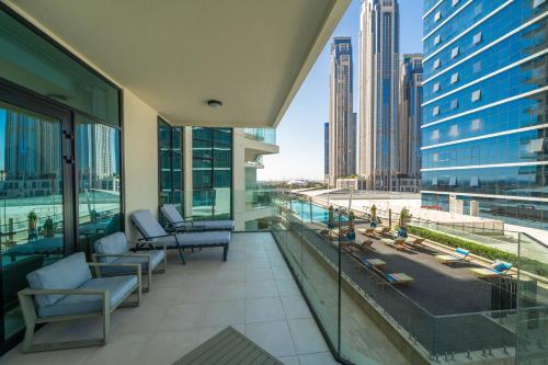 Modern 2BR Canal-Side Elegance - image 6