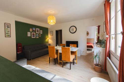 ห้องส่วนกลางสำหรับนั่งเล่น/ดูทีวี, La Crécynette - near Disneyland and Parrot World (La Crecynette - near Disneyland and Parrot World) in เครซี-ลา-ชาเปล