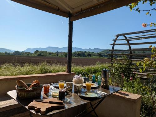 La Bohême La Belle Etoile Petit déjeuner compris (La Boheme La Belle Etoile Petit dejeuner compris) in Charols