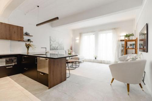 Bright & Spacious 1BR Apt - Central City Stay, Wellington