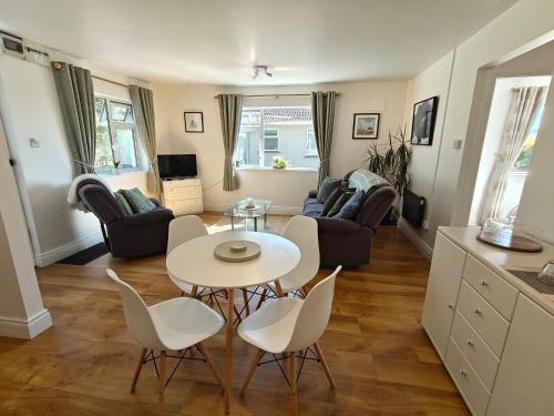 Sweethaven Chalet in Огтерард