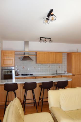 Three-Bedroom Apartment with Terrace and Sea View image 9