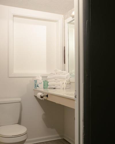 Southern Breeze Ocean Front Hotel - image 6